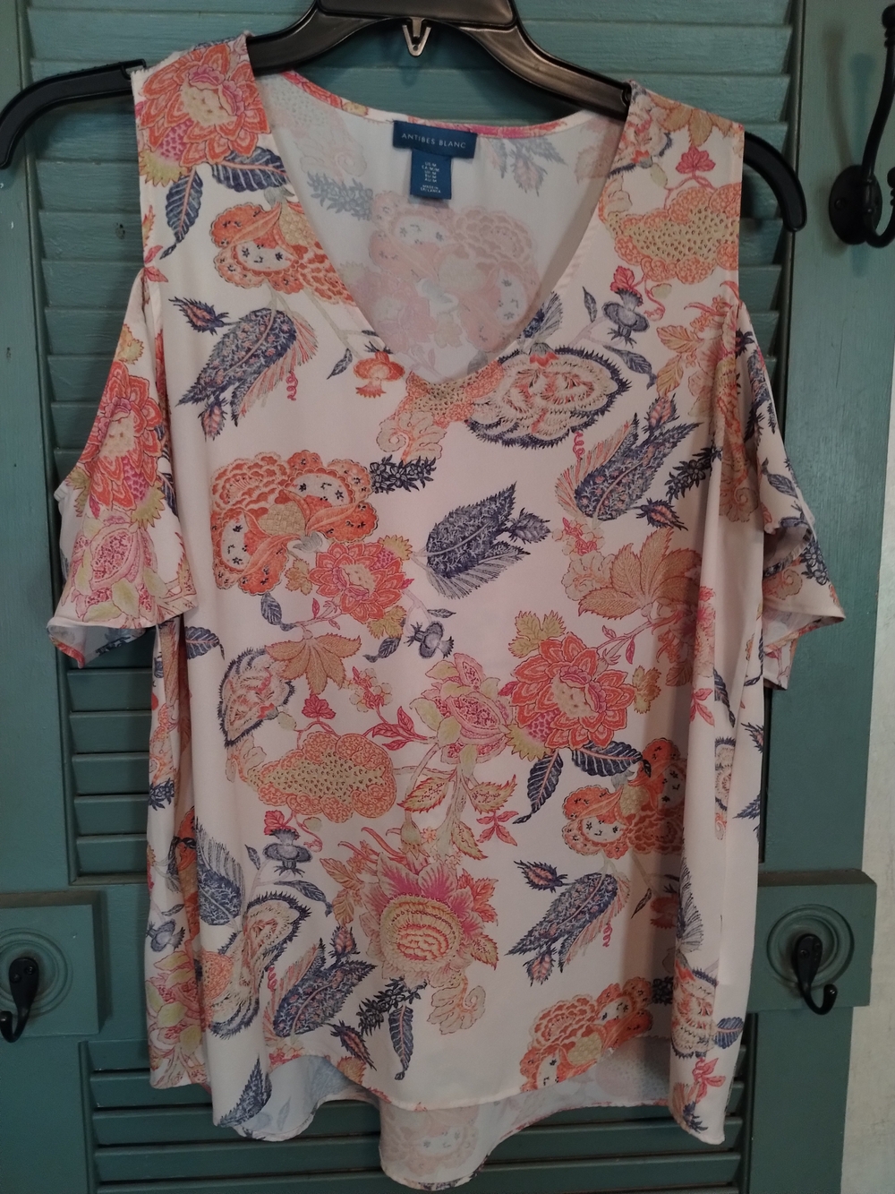 Antibes Blanc Floral Cold-Shoulder Tunic in Cream with Coral & Navy